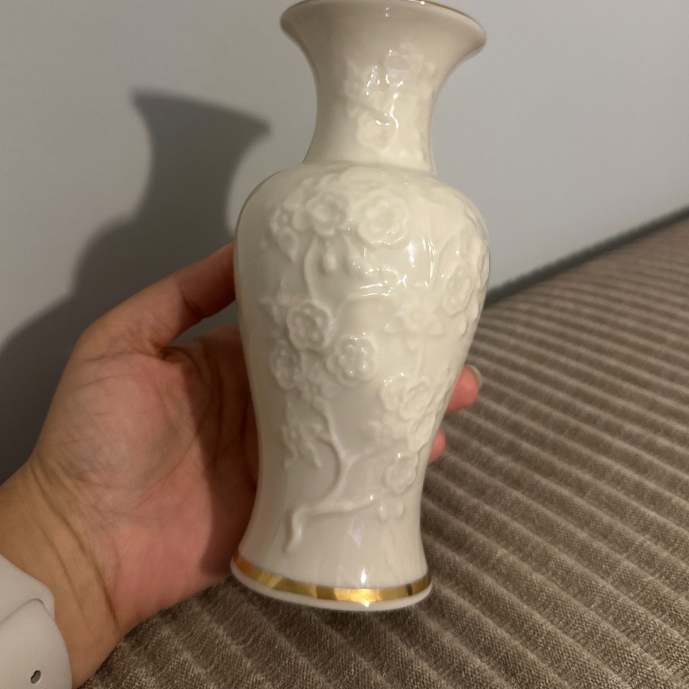 Lenox Cream Vase with Gold Trim